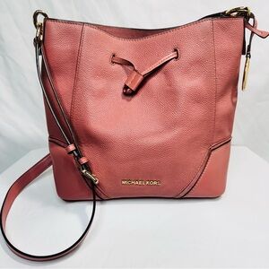 Michael Kors Mauve Bucket Style Bag